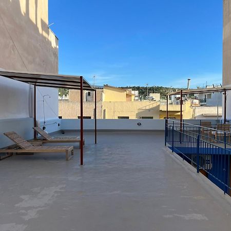 Aparthotel The Blue House Atene Esterno foto